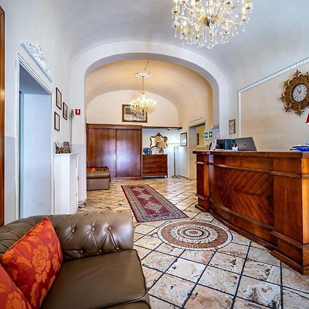 Hotel Minerva Пиза Екстериор снимка