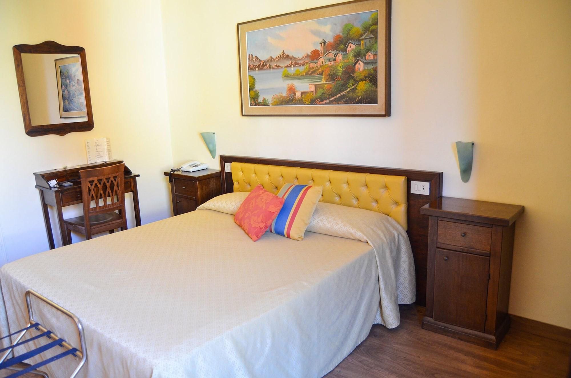 Hotel Minerva Пиза Екстериор снимка