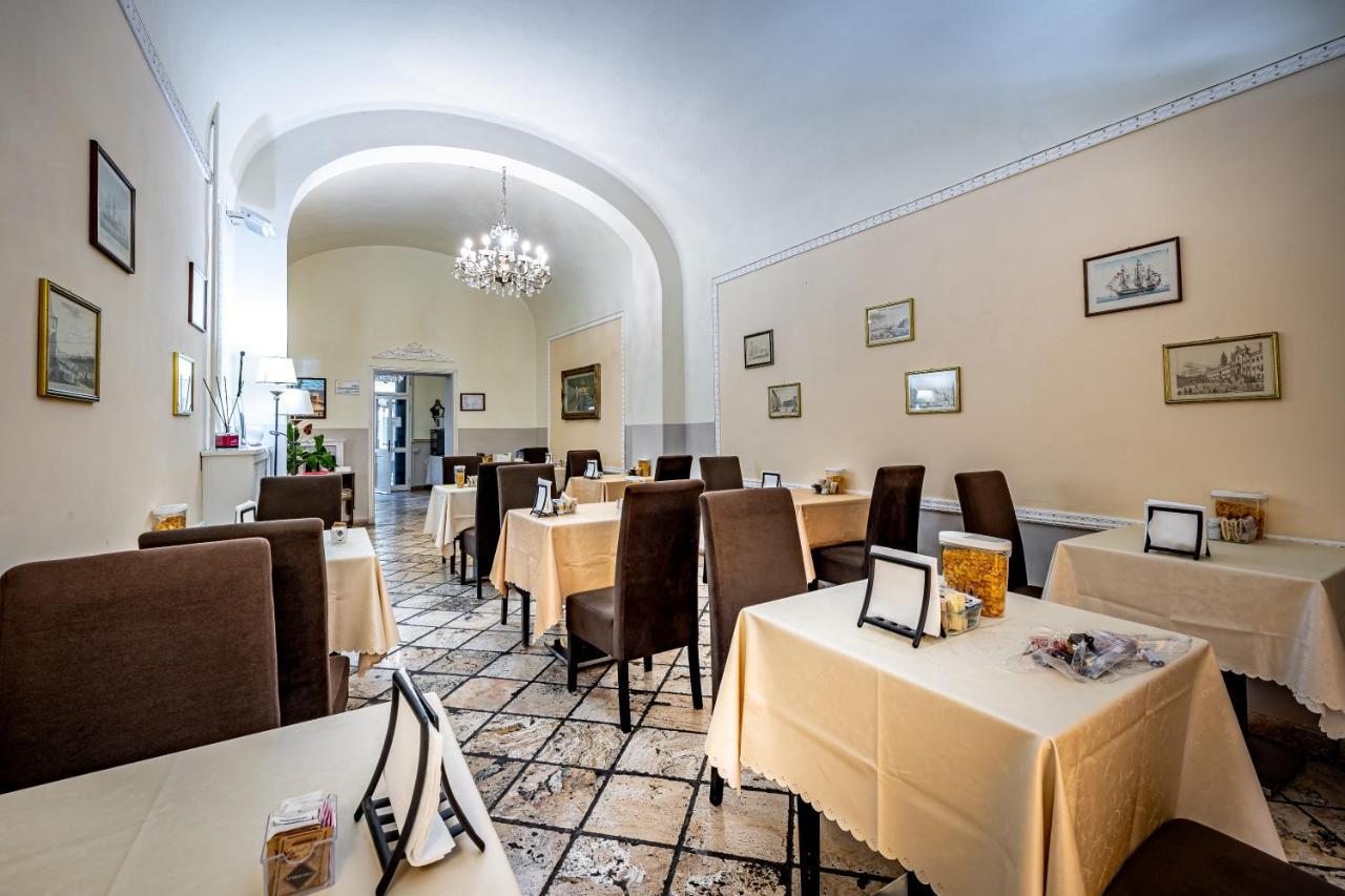 Hotel Minerva Пиза Екстериор снимка