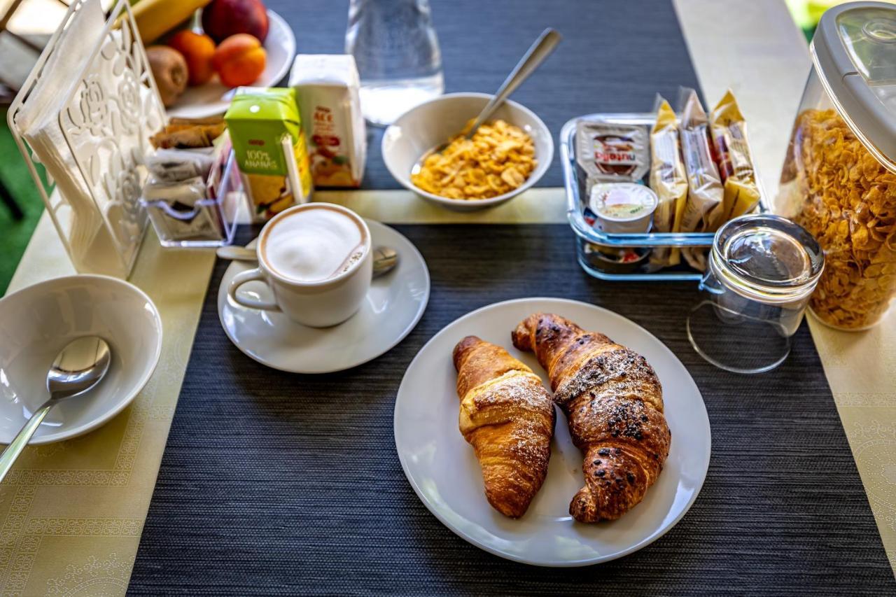 Hotel Minerva Пиза Екстериор снимка