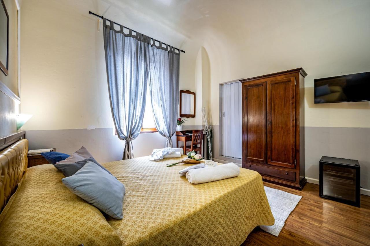 Hotel Minerva Пиза Екстериор снимка