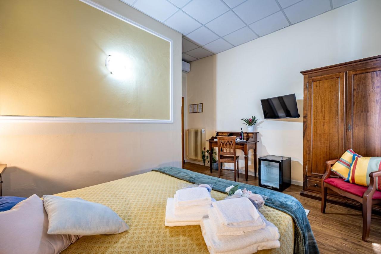 Hotel Minerva Пиза Екстериор снимка