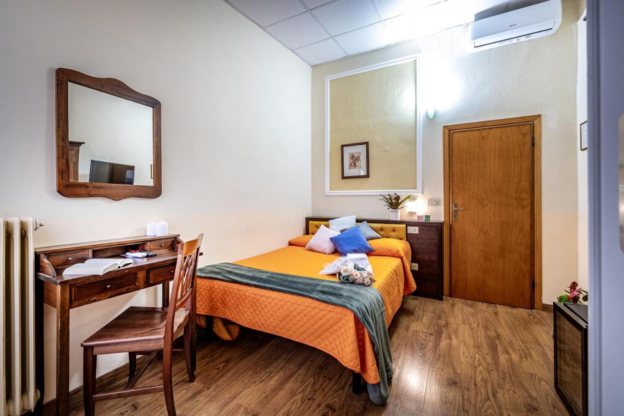 Hotel Minerva Пиза Екстериор снимка