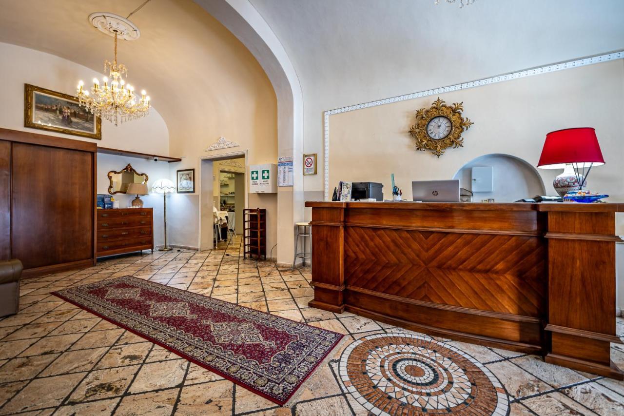 Hotel Minerva Пиза Екстериор снимка