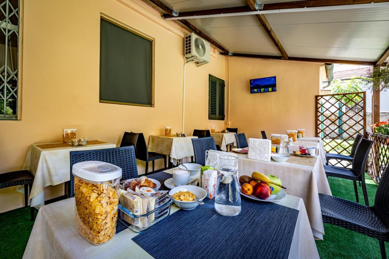 Hotel Minerva Пиза Екстериор снимка