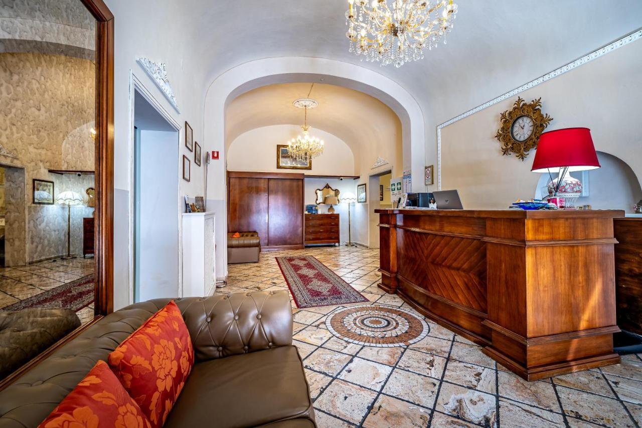 Hotel Minerva Пиза Екстериор снимка