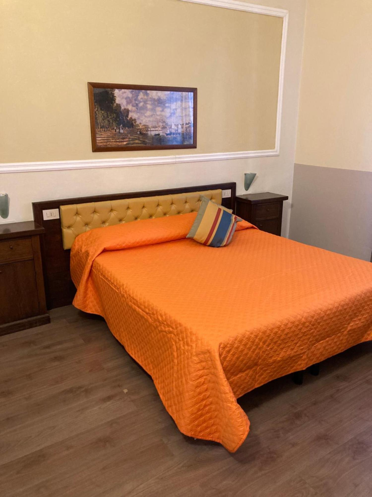 Hotel Minerva Пиза Екстериор снимка